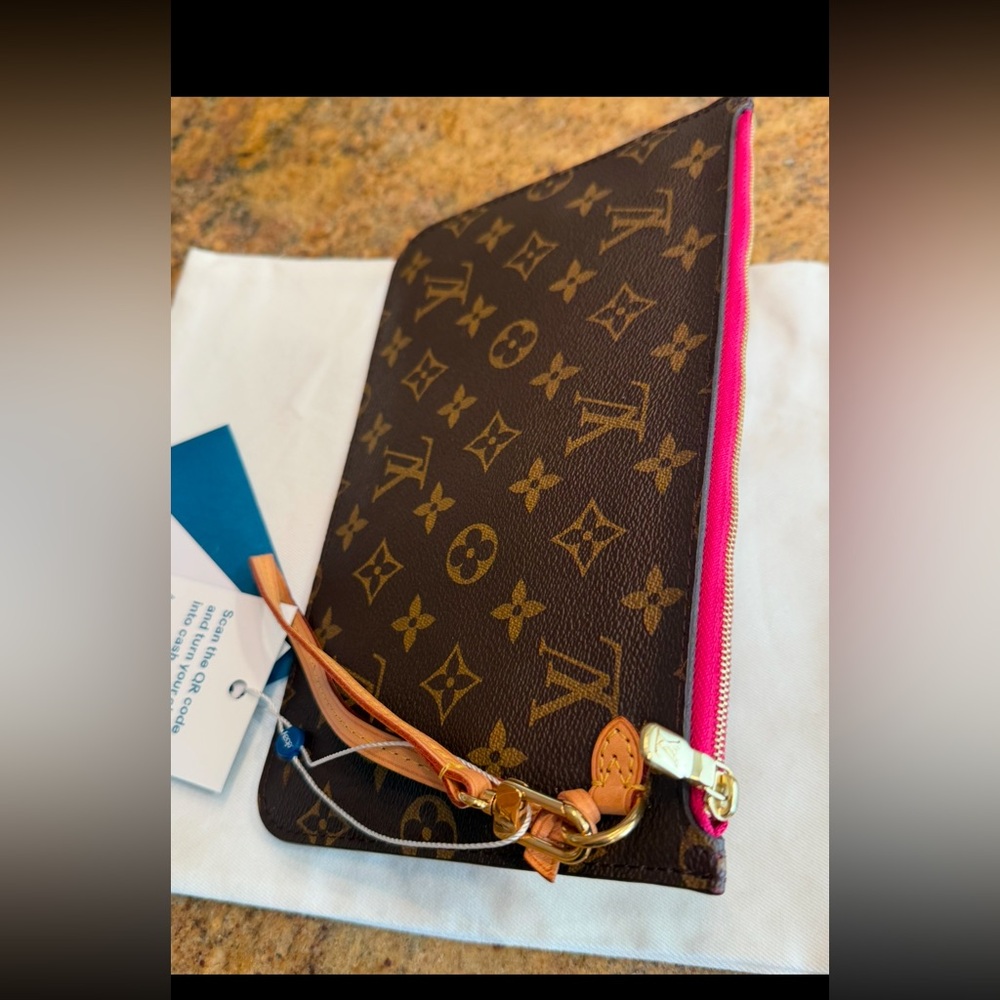 Louis Vuitton Neverfull Pouch clutch wristlet Pivoine Pink Interior - Picture 9 of 9